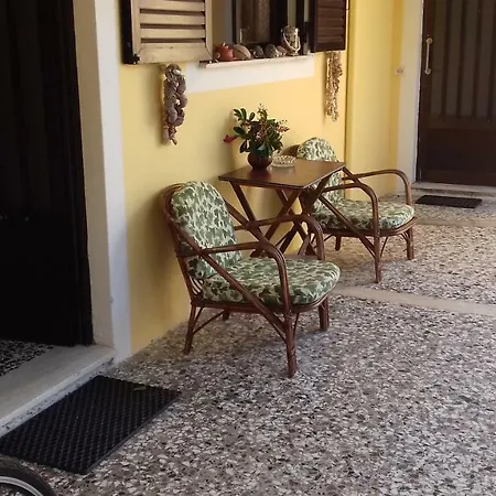 Lazaris Beach House Hébergement de vacances