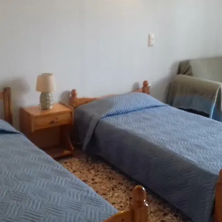 Lazaris Beach House Hébergement de vacances *