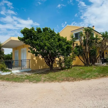 Lazaris Beach House Holiday home Almiros Beach
