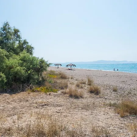 Lazaris Beach House Holiday home *