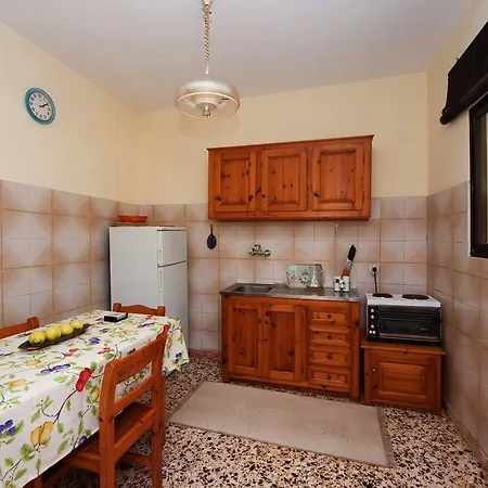 Lazaris Beach House Holiday home Almiros Beach