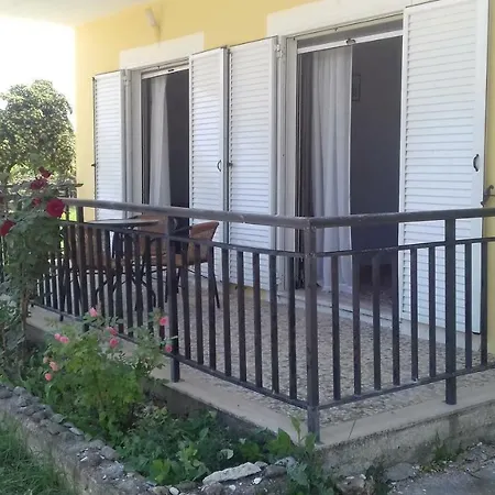 Lazaris Beach House Semesterbostad